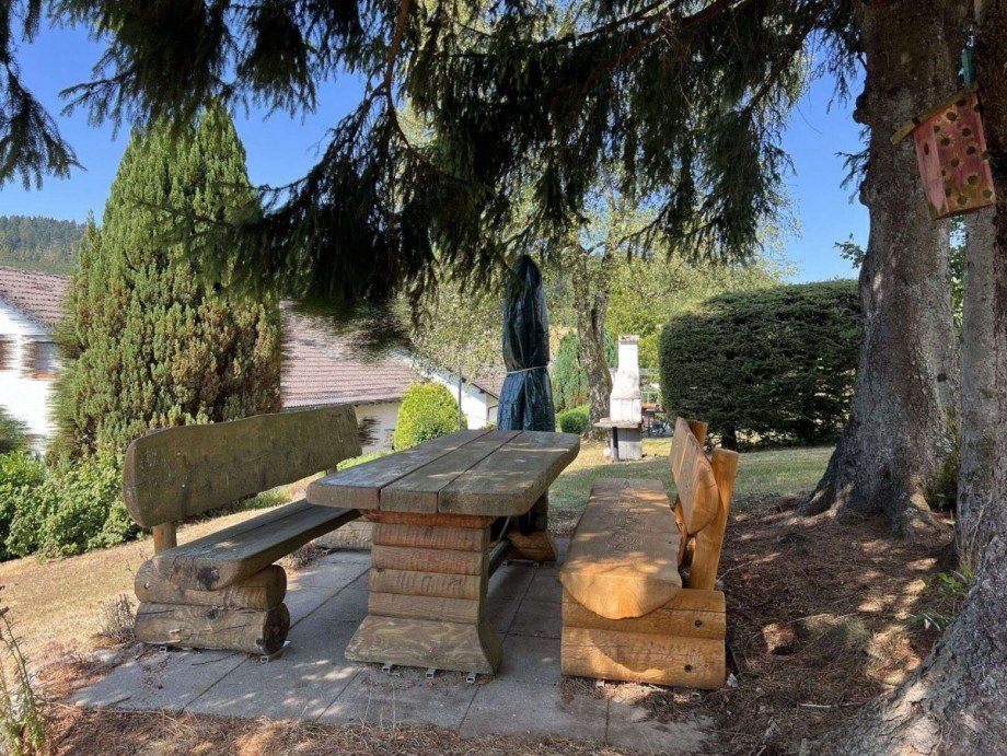 Haus-Sitzplatz unter der Tanne Maisonettewohnung Herrischried