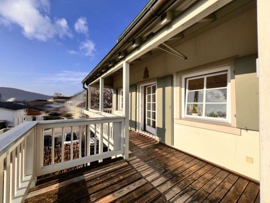 Umlaufender Balkon - 4 Zimmer mit Balkon Etagenwohnung Dogern