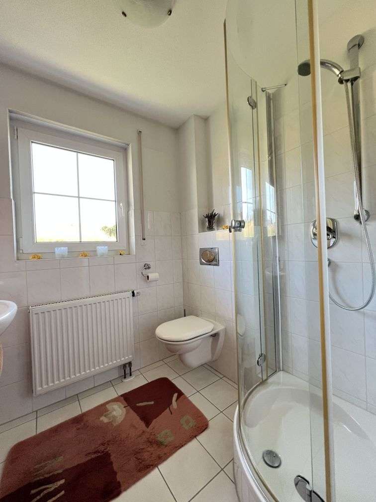 Zweites Badezimmer im EG Einfamilienhaus H�chenschwand