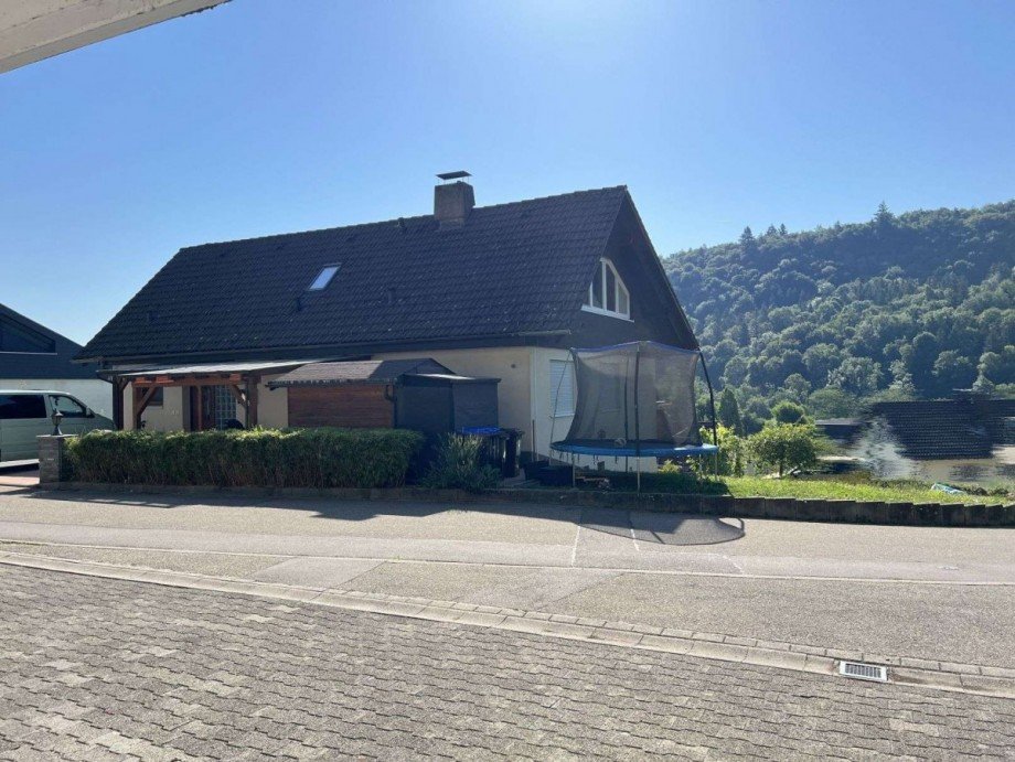 Ebenerdiger Eingang trotz Aussichtslage Einfamilienhaus St�hlingen