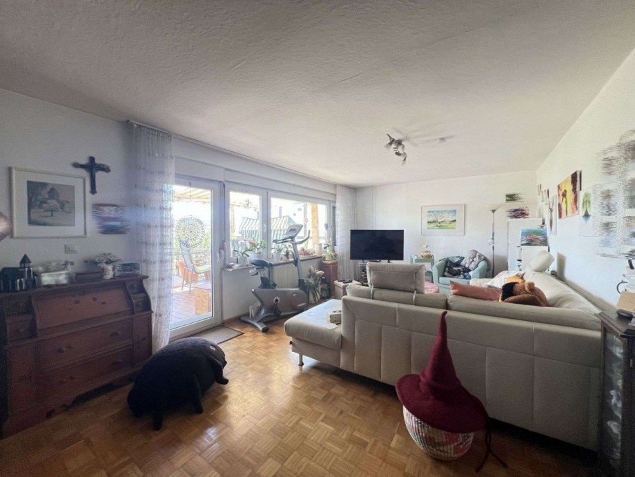 Wohnzimmer mit gro�er Terrasse davor Doppelhaush�lfte Wut�schingen