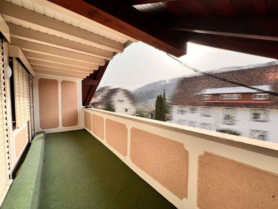 Balkon einer DG-Wohnung Zweifamilienhaus St�hlingen