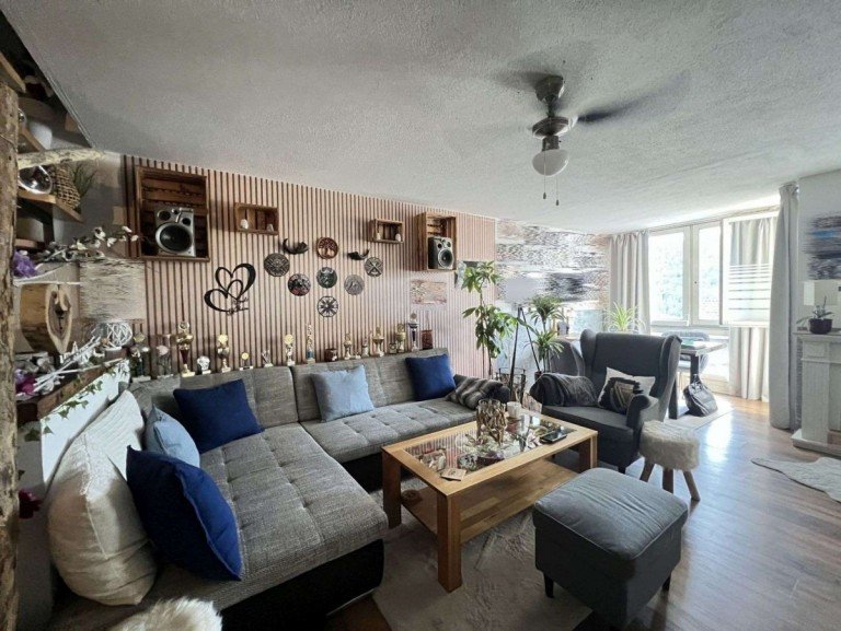 Wohn-/Esszimmer St�hlingen Maisonettewohnung 4,5 Zimmer - Maisonettewohnung mit Carport in St�hlingen