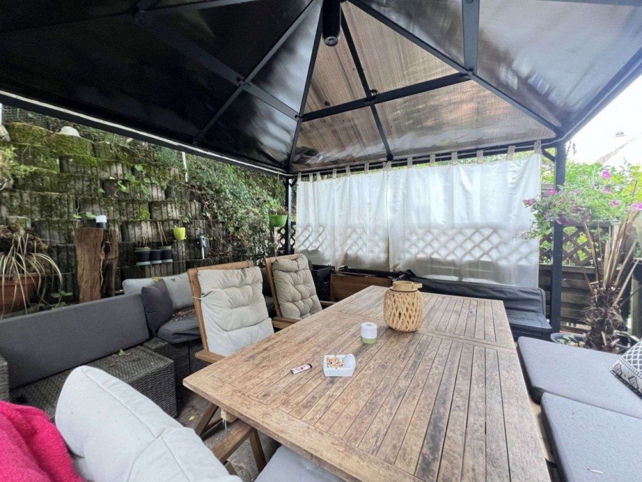 Freisitz hinter dem Haus Reihenmittelhaus St�hlingen