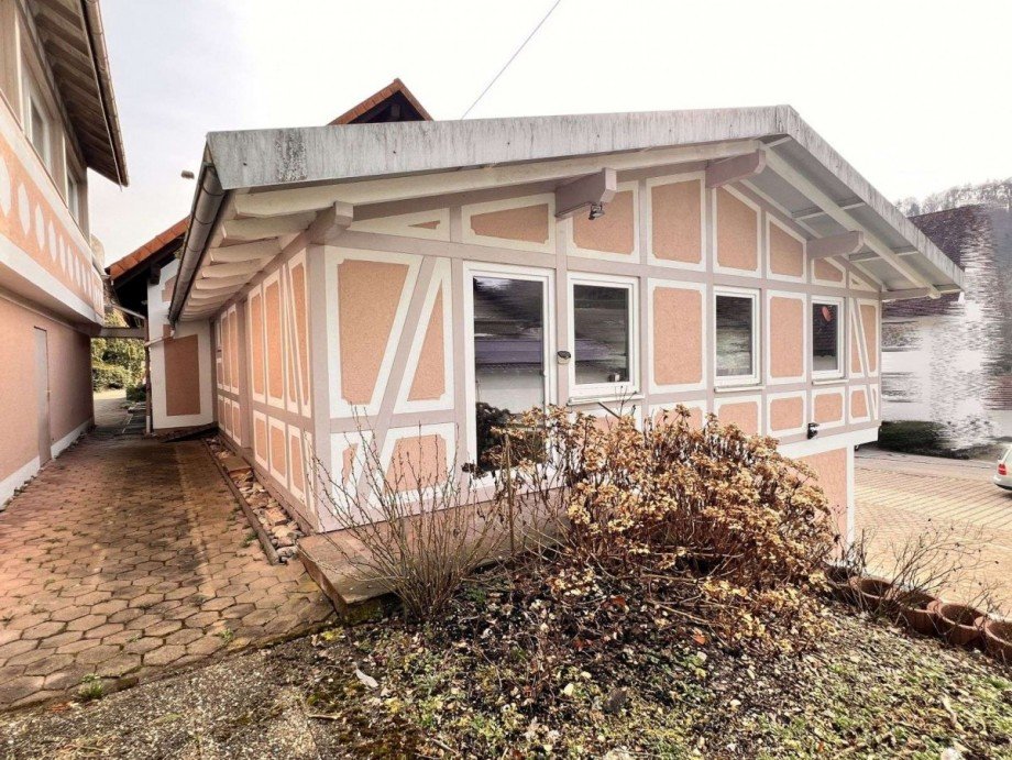 Gro�e, helle Werkstatt Zweifamilienhaus St�hlingen