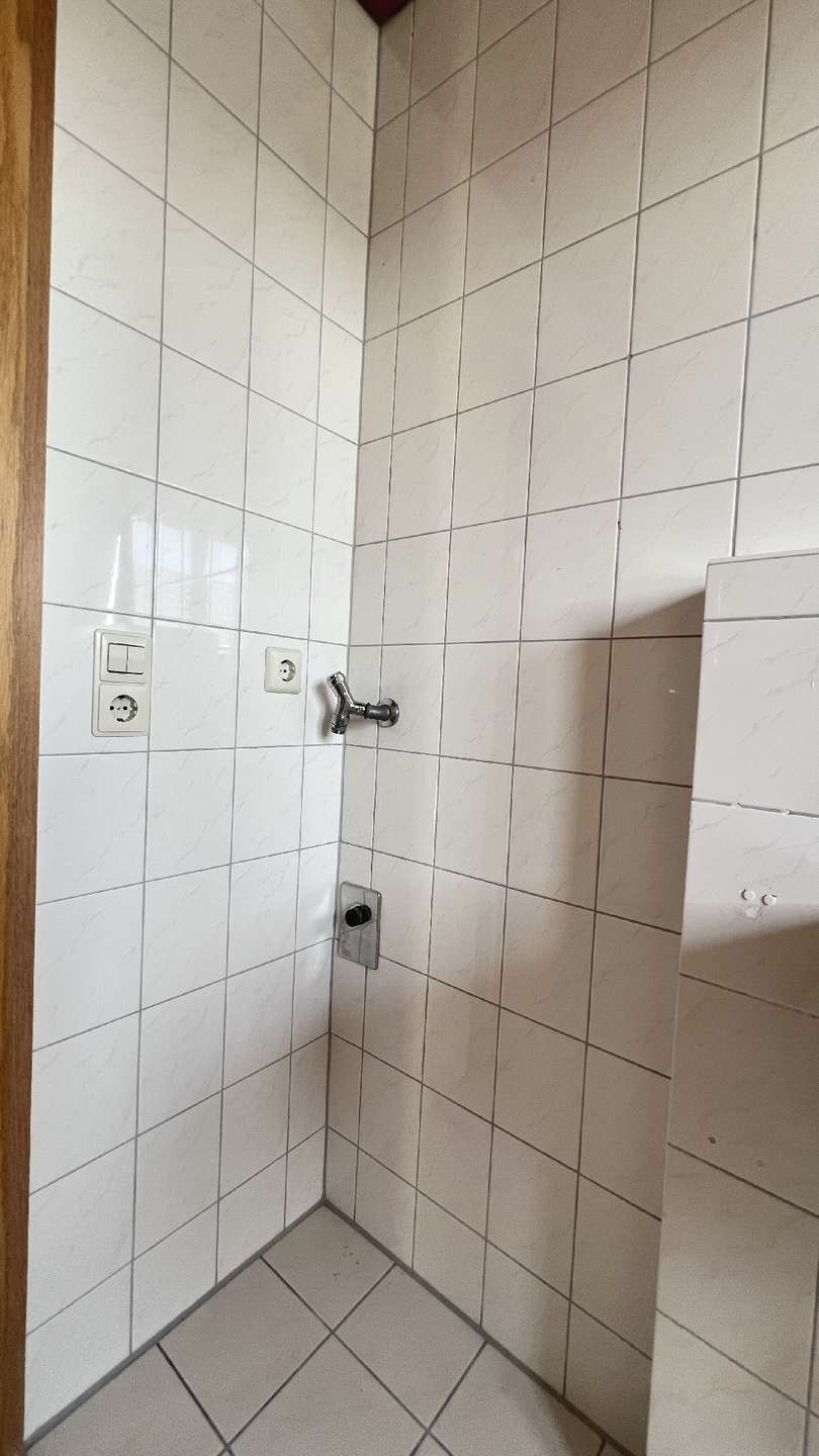 Tageslichtbad mit Wanne, Dusche, WC & WM-Platz Dachgeschosswohnung Rheinfelden (Baden)