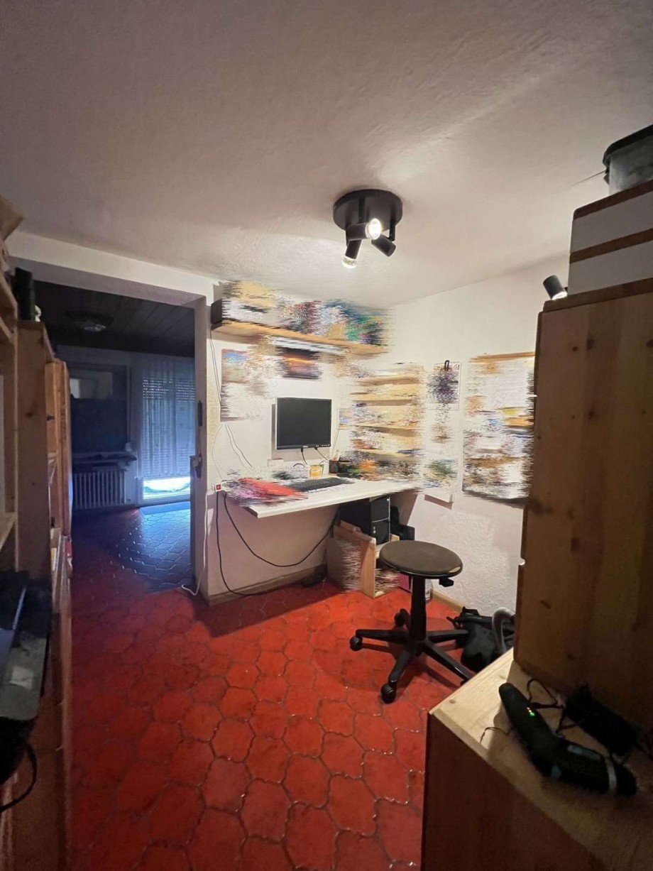 B�roecke im Untergeschoss Doppelhaush�lfte Wut�schingen