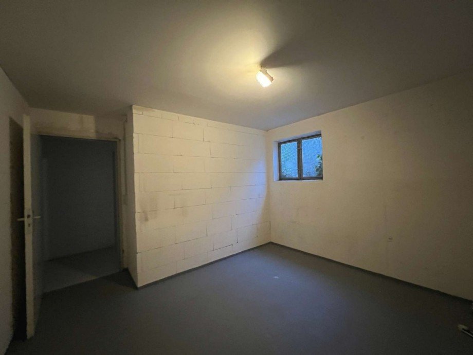 Sehr gro�er Keller 11,5 m� mit Stromanschluss und L�ftungsfenster Dachgeschosswohnung Rheinfelden (Baden)