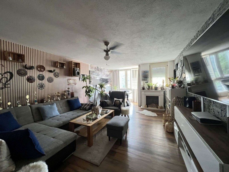 Wohn-/Esszimmer Maisonettewohnung St�hlingen