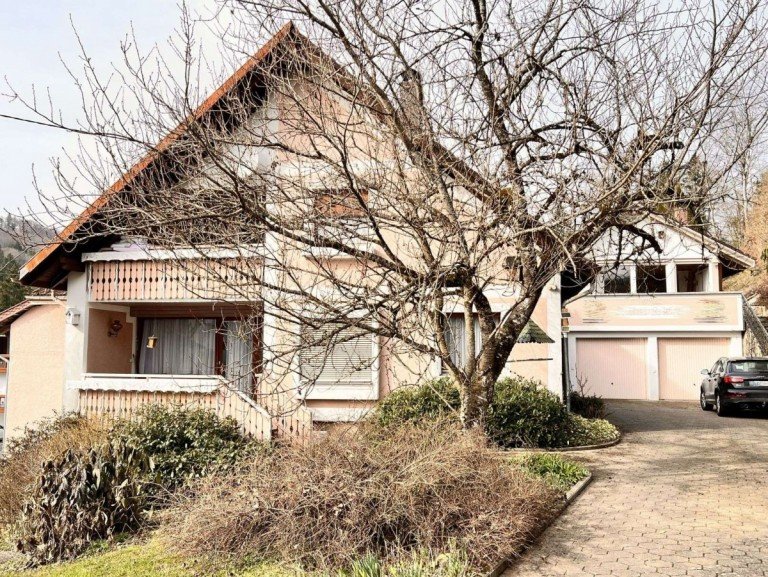 Generationenhaus mit weiteren Werkstattfl�chen St�hlingen Zweifamilienhaus Stattliches Wohnhaus mit viel Nutzfl�che
