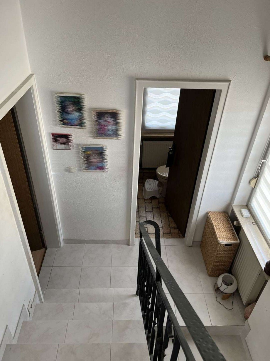 Flur / Treppenhaus Doppelhaush�lfte Wut�schingen