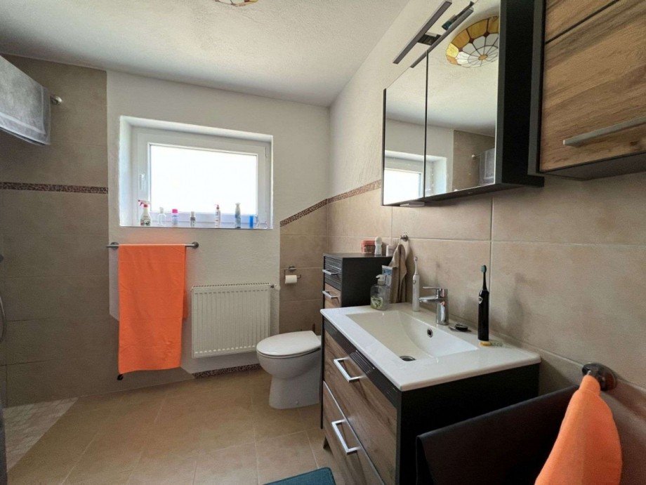 Badezimmer Wohnung Erdgeschoss Mehrfamilienhaus St�hlingen