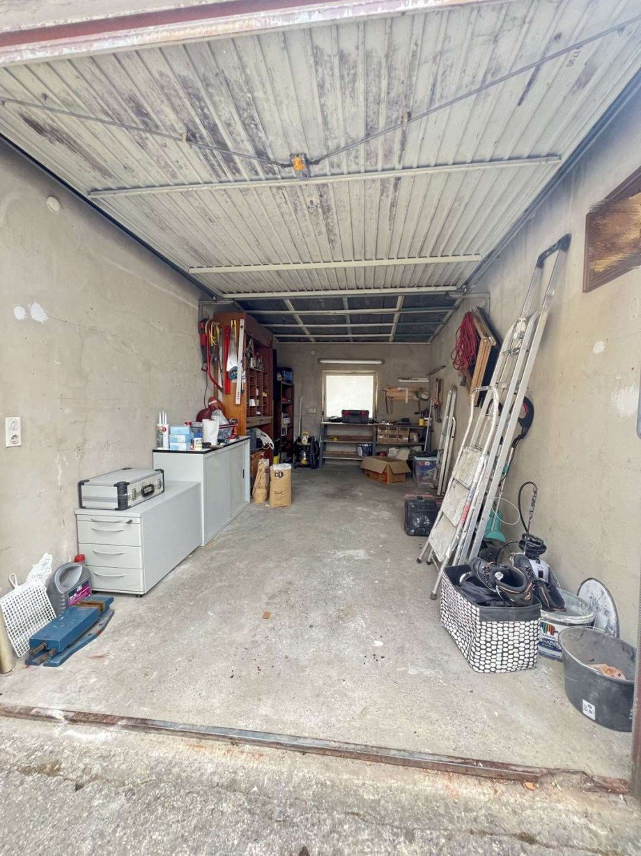 Eine Garage Doppelhaush�lfte Wehr