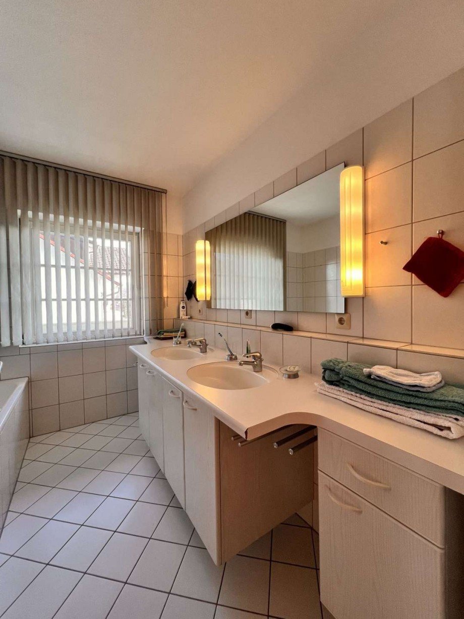 Badezimmer mit Fenster Etagenwohnung Dogern