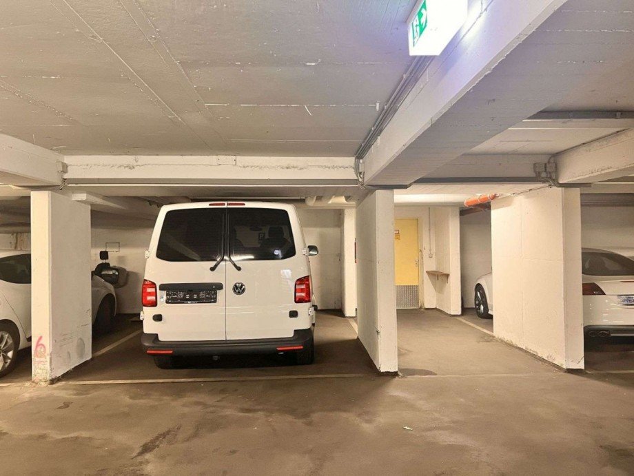 �bergro�er Tiefgaragenplatz 17,5 statt 12,5 m� (Rollstuhlfahrerplatz) Etagenwohnung Bad S�ckingen