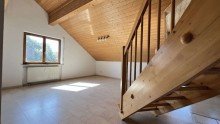 Wohnbereich Klasse Galeriewohnung mit sch�nem Balkon in kleiner Wohneinheit