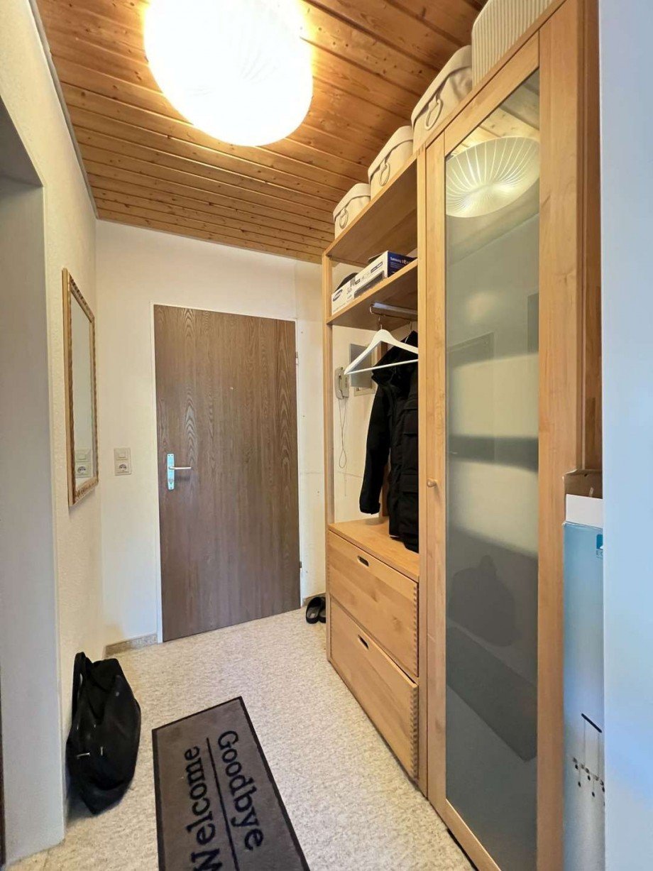 Ger�umiger Flur mit Platz f�r Garderobenschrank Dachgeschosswohnung Herrischried