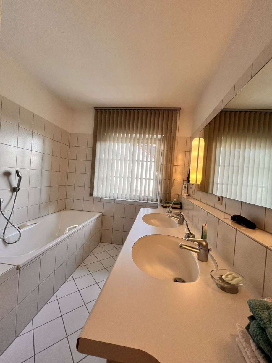 helles Badezimmer Etagenwohnung Dogern