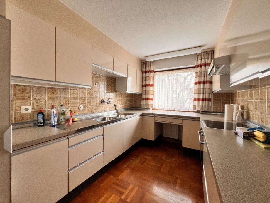 K�che EG-Wohnung Zweifamilienhaus St�hlingen