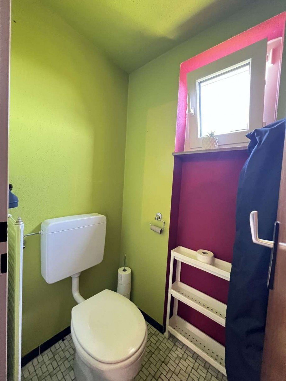 Zweites WC in der Wohnung Mittelgeschoss Einfamilienhaus St�hlingen