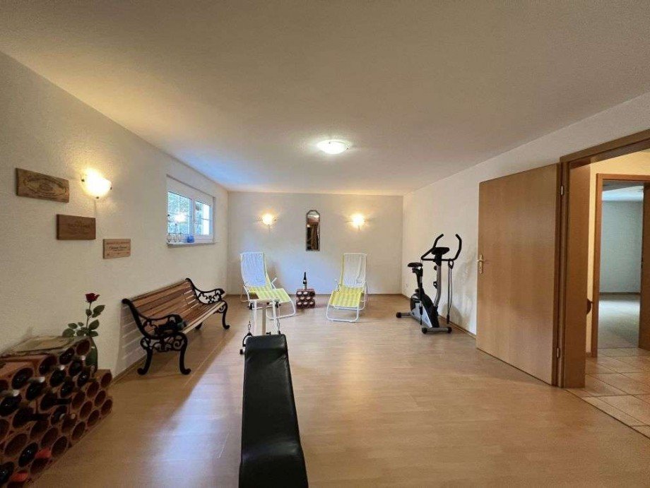 voll unterkellert Einfamilienhaus H�chenschwand