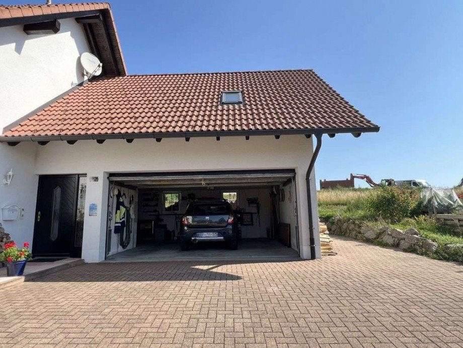 Gro�e Doppelgarage mit direktem Hauszugang Einfamilienhaus H�chenschwand