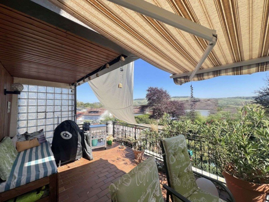 Terrasse mit Platz und Aussicht Doppelhaush�lfte Wut�schingen