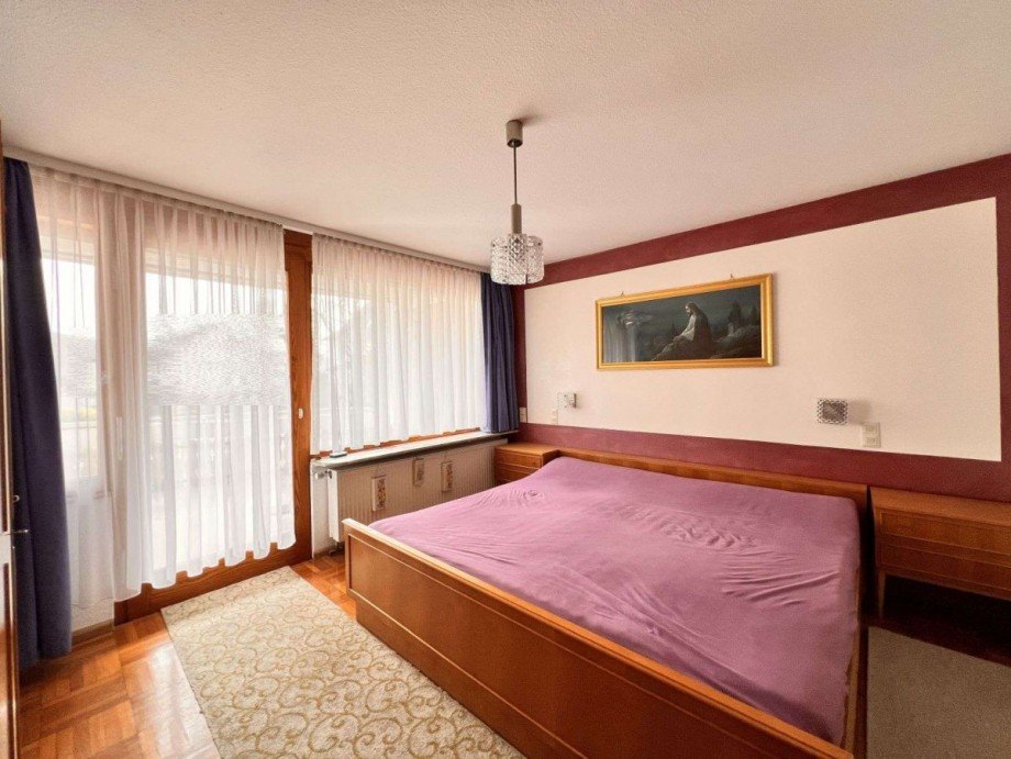 Schlafraum EG-Wohnung Zweifamilienhaus St�hlingen