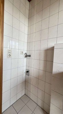 Tageslichtbad mit Wanne, Dusche, WC & WM-Platz Klasse Galeriewohnung mit sch�nem Balkon in kleiner Wohneinheit